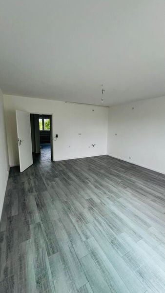 Erstbezug nach Renovierung: 3-Zimmer-Wohnung – toller Grundriss & ruhige Lage mit Stellplatz